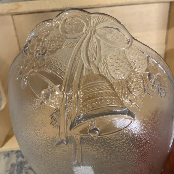 VTG Mikasa Holiday Bells Embossed Handled Basket Christmas - Picture 3 of 10